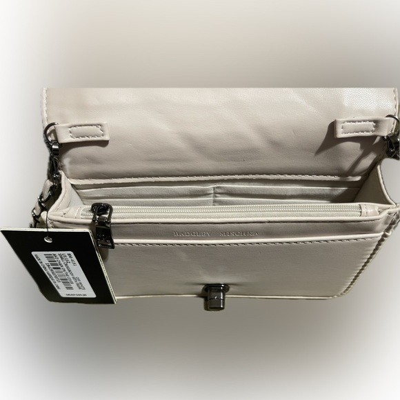 BADGLEY MISCHKA Small Crossbody With Frame and Chain On Cover Off White NWT - Picture 2 of 4